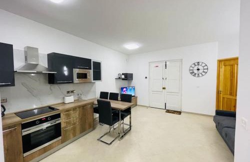 Ghajnsielem Apartment | Modern Ground Floor Apartment with Pool & Pet-Friendly Options