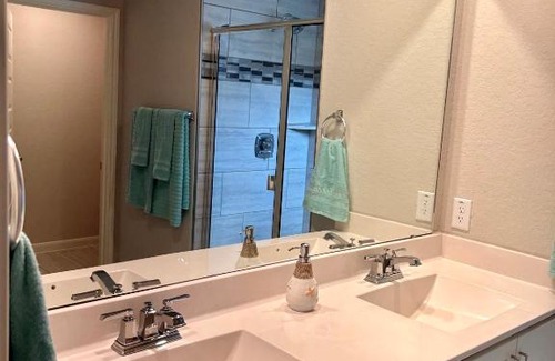 West Lake Stevens Villa | Modern Home Near SEAWORLD - Perfect for Families!