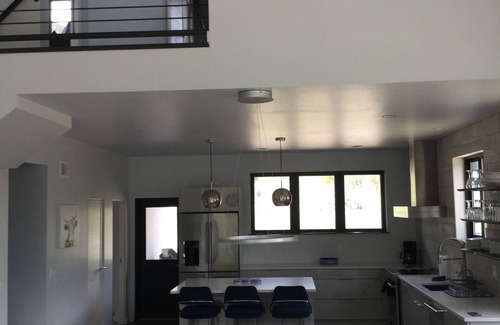 Silverton House | Modern Luxury Home with Breathtaking Views & Spa Amenities