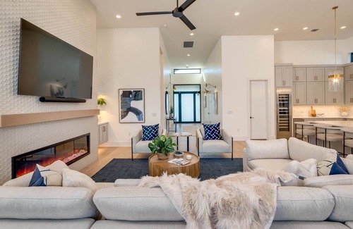Allandale House | Modern Elegance with Pool & Spa Near Downtown