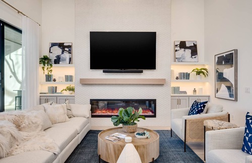Allandale House | Modern Elegance with Pool & Spa Near Downtown