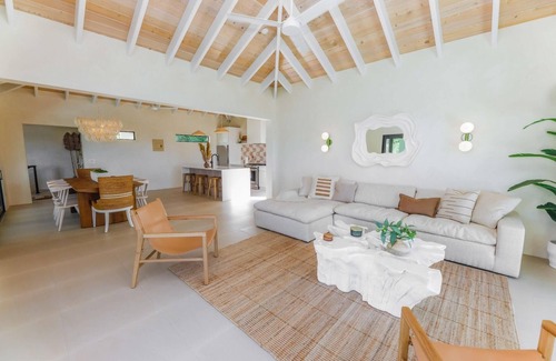 Estate Enighed Villa | New Modern Luxury Villa 2 Minutes to Cruz Bay