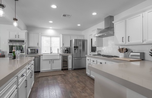 Magnesia Falls Cove House | Modern Ranch Style Villa with Private Pool & Mountain Views