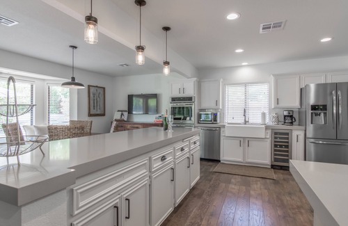 Magnesia Falls Cove House | Modern Ranch Style Villa with Private Pool & Mountain Views