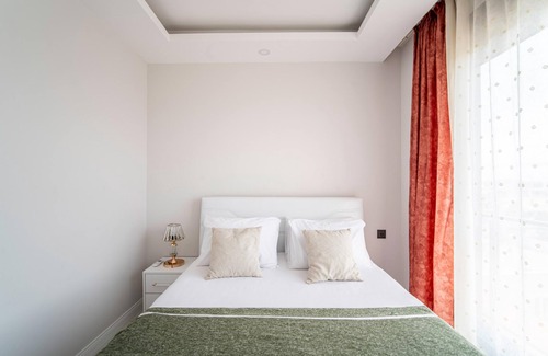 Aksu Apartment | Modern Antalya Aksu Residence with Shared Pool Access