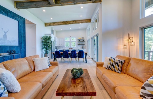 Mineral Bluff Cabin | Modern Rustic Retreat Near Blue Ridge with Hot Tub & Spa
