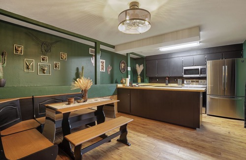 Pine Cabin | NEW! Modern, updated 2-bedroom cabin with WiFi, games and views in quaint Pine