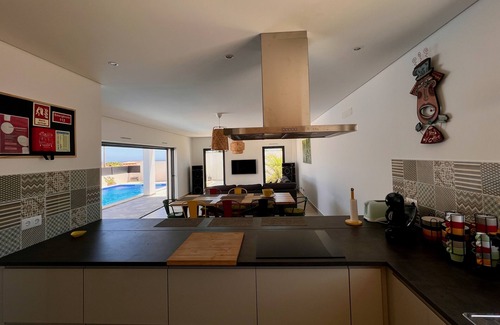 Vila do Bispo Villa | Modern Villa with Pool, 5 Min from Beach - Rated 9/10
