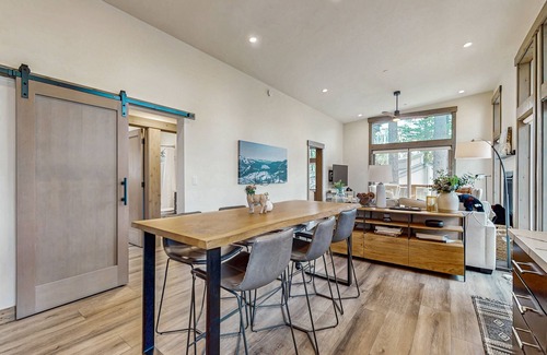 Truckee House | Modern Mountain Cabin with Fireplace & Family-Friendly Amenities