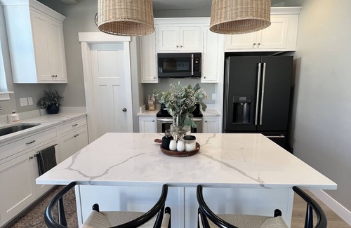 Springville House | Inviting Mountain Views with Family-Friendly Amenities