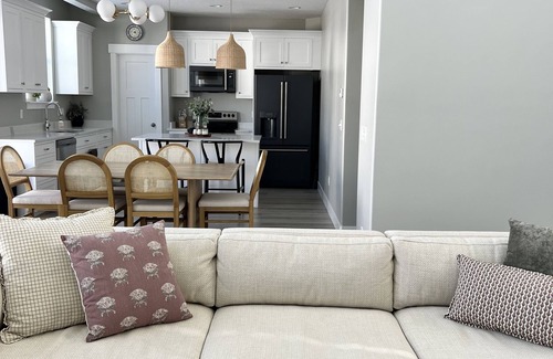 Springville House | Inviting Mountain Views with Family-Friendly Amenities