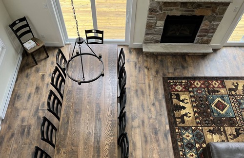 Jim Thorpe Ski Chalet | NEW! “MountainWoods" Family Chalet at Bear Creek Lakes, Beach, Lake, Pool, Ski!