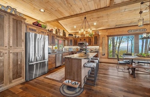 Cherry Log House | New! Mtn Views, pool table, fire pit
