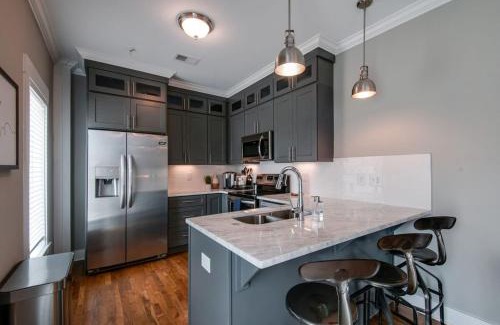 Nashville Apartment | Stylish Nashville Condo with 2 King Beds Near Entertainment