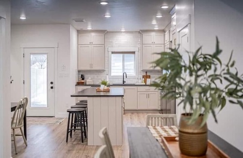 Idaho Falls House | Ideal Stay Near Downtown, River & Airport with Breakfast