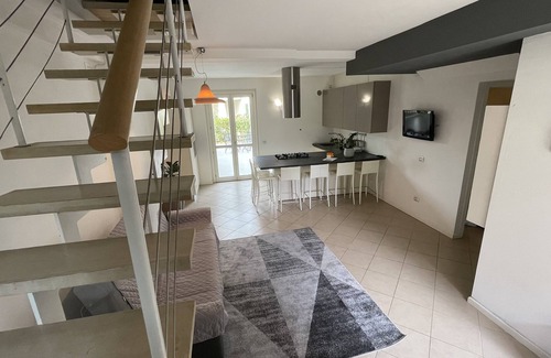 Peschiera del Garda Apartment | Experience Comfort at New Flat Sole e Luna with Ocean Views