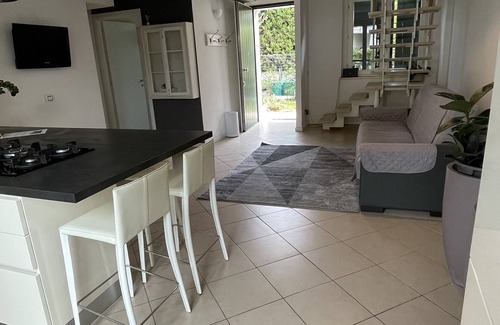 Peschiera del Garda Apartment | Experience Comfort at New Flat Sole e Luna with Ocean Views