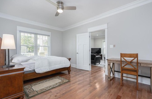 Durham House | Explore Our Newly Renovated Downtown Home - Guest Rated 10/10