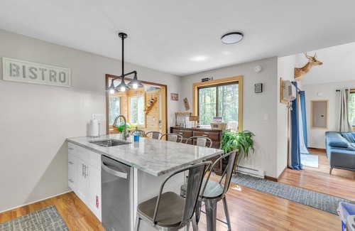 Pocono Lake Cottage | NEW! Nirvana At Arrowhead (3-Bedroom Cottage) with Pool