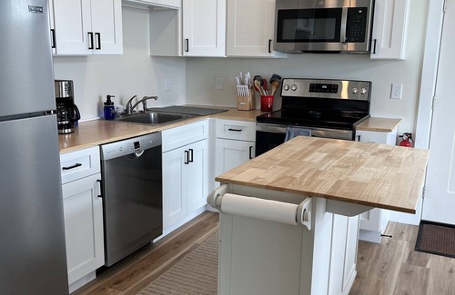 Stockton Springs Cottage | Oceanfront Cottage with Private Beach & 10/10 Guest Rating