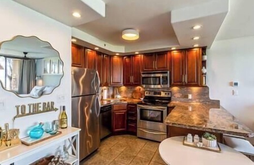 Kahana Apartment | Beachfront Coconut Breeze Studio with Ocean View & Amenities