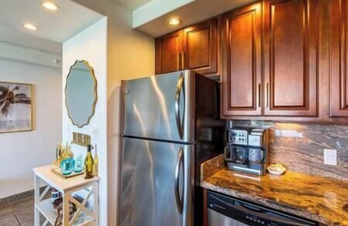 Kahana Apartment | Beachfront Coconut Breeze Studio with Ocean View & Amenities