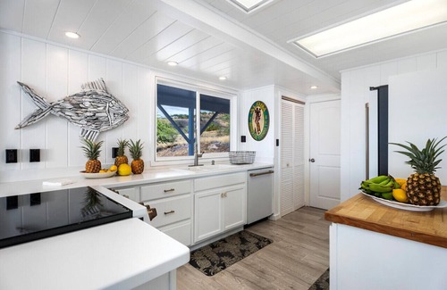 Kohala Estates House | Ocean View Retreat in Hawaii: Spa, Breakfast & Family Fun