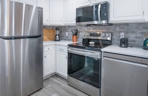 Eagle House | New! On Eagle River| Walk to Downtown| Skiing Less Than 30 Minutes Away