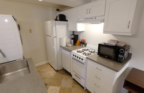 Capitol Hill Apartment | Modern 2 Bedroom Apartment Near Capitol with Parking & Spa