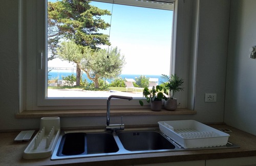 Torino di Sangro Villa | New on the Trabocchi Coast, villa with pool facing the sea.