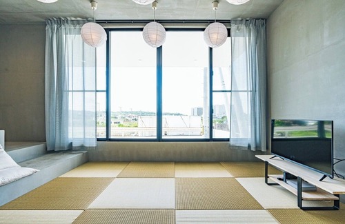 Nashiro House | Stylish Getaway: 1 Minute to the Beach at Nashiro White Cube