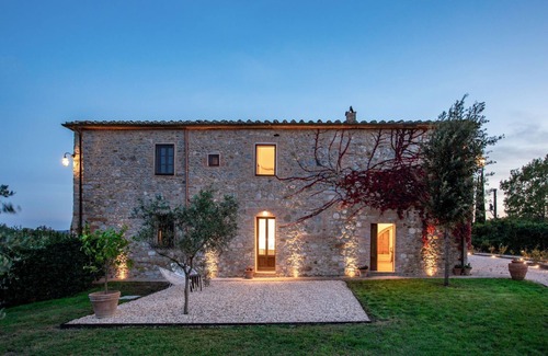 Monteroni d'Arbia Villa | Exclusive Villa near Siena: Spa, Gym & Pool Await You