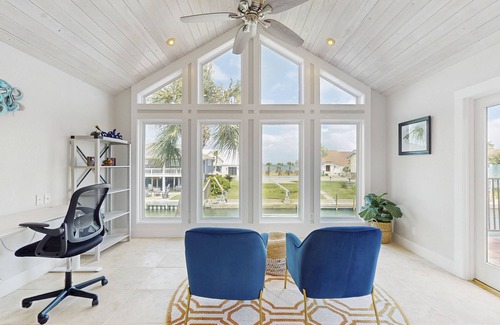 Key Allegro House | Dog-Friendly Canal-Front Home with Pool and Kayaks