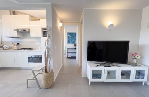 Diano Marina Apartment | Modern Panoramic Apartment in Diano Castello with Kitchen