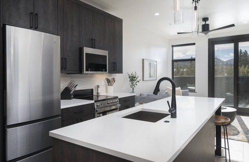 Breckenridge Condo | Modern Park Ave Flat 15: Family-Friendly with Breakfast!