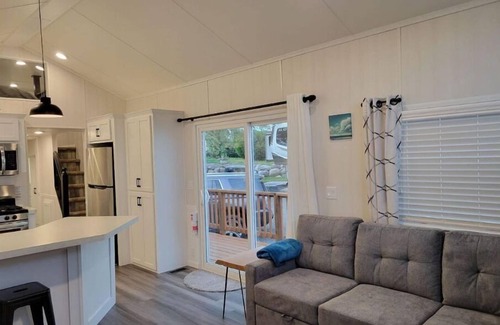 Moses Lake Cabin | Family-Friendly New Park Model Home with Great Reviews