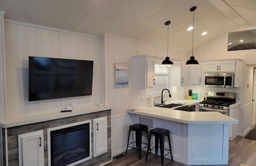 Moses Lake Cabin | Family-Friendly New Park Model Home with Great Reviews