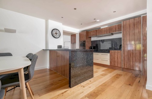 St. Andrews Apartment | Premier New Park Place Apartment with Parking & Amenities