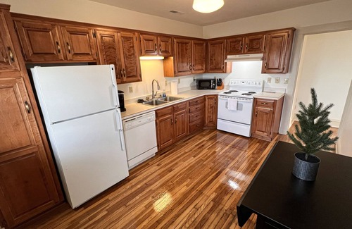 Jefferson City Apartment | Experience Parkers Place Suite 4: Family-Friendly & Rated 10/10
