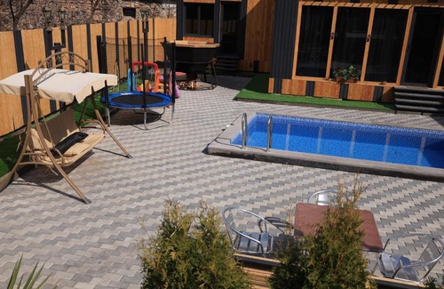 Oshakan House | New Parpi Guest House