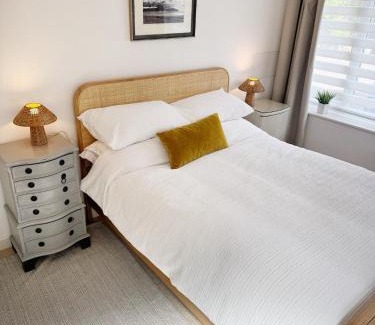 Chester Apartment | New! Peaceful South facing Garden Westminster Park