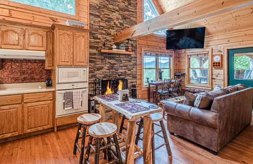 Robbinsville Cabin | New Pet Friendly Serene Smoky Mountain Cabin W/Hot Tub, Fire-Pit & Amazing Views