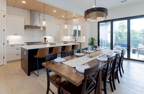 Austin House | *NEW* Pool | Hot Tub | Sleeps 15 - WalkerVR Canyon Moon