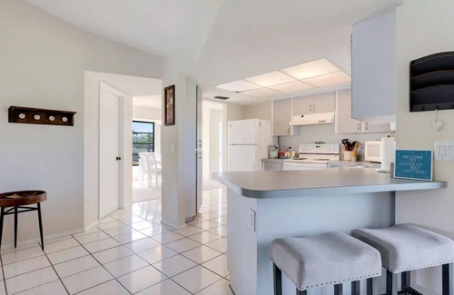 Venice Cottage | Experience Tropical Waterfront Cottage with Pool & Dock Access