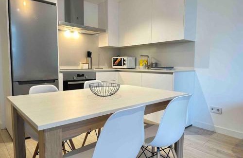 Vigo Apartment | New Port Hotel: Pet-Friendly Stay with Free Parking