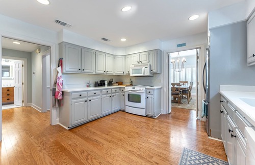 King City House | Enjoy a Private Pool Retreat, Steps from Ocean & Village