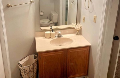 Columbia House | Inviting Private Wood Views, Family & Pet Friendly Escape