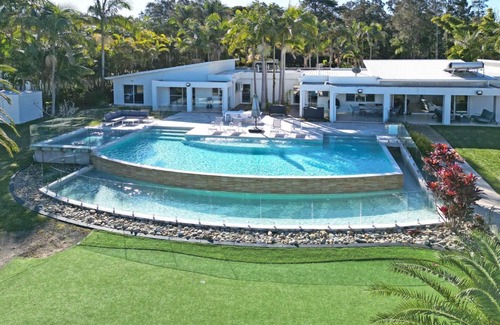 Dora Creek House | Discover Lake Palm Resort: Family-Friendly Getaway Awaits