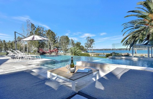 Dora Creek House | Discover Lake Palm Resort: Family-Friendly Getaway Awaits