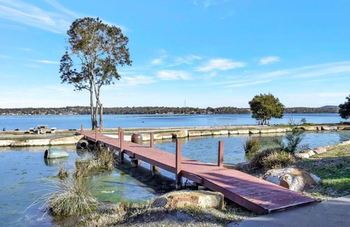 Dora Creek House | Discover Lake Palm Resort: Family-Friendly Getaway Awaits